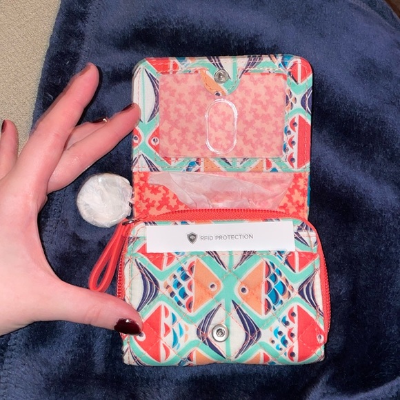 VERA BRADLEY Go Fish Print RFID Card Case Wallet (22570-J60) - Picture 2 of 6